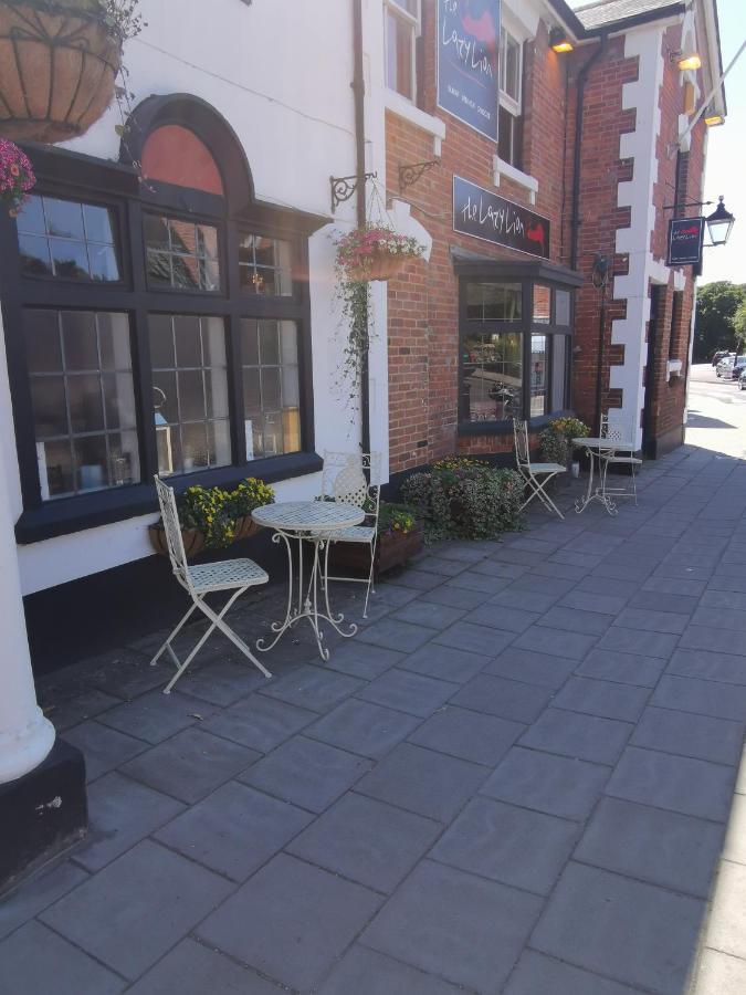 Bed and Breakfast The Lazy Lion Milford on Sea Exterior foto