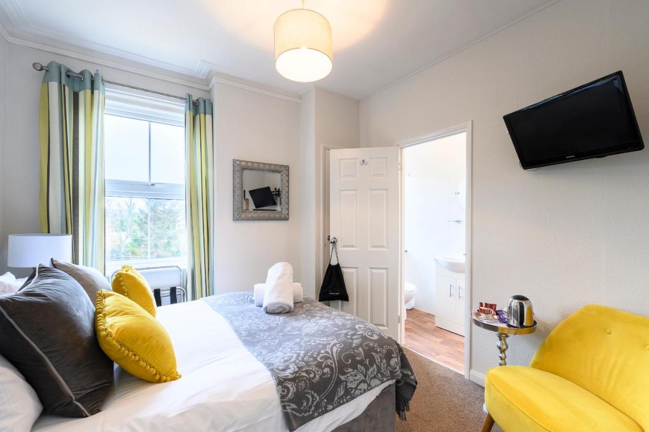 Bed and Breakfast The Lazy Lion Milford on Sea Exterior foto
