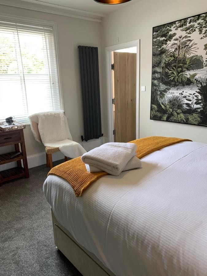 Bed and Breakfast The Lazy Lion Milford on Sea Exterior foto