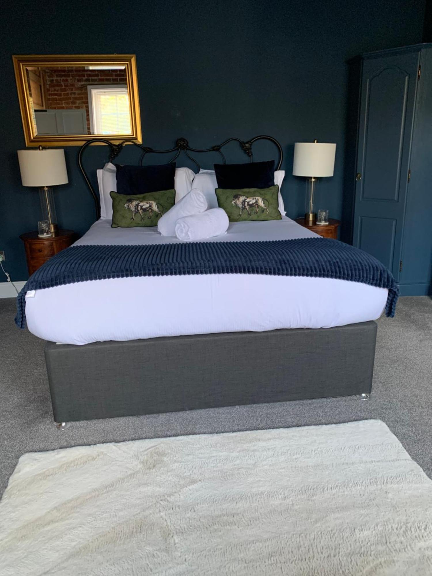 Bed and Breakfast The Lazy Lion Milford on Sea Exterior foto