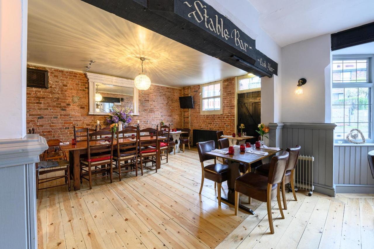 Bed and Breakfast The Lazy Lion Milford on Sea Exterior foto